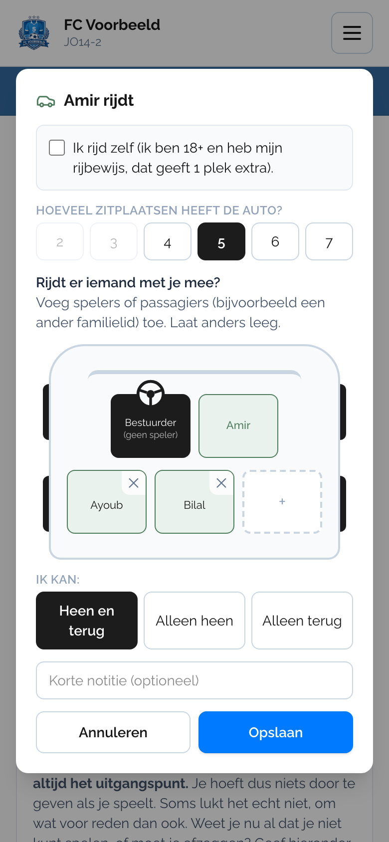 De stoelenkiezer op de telefoon: een auto met de bestuurder, de eigen speler en twee meerijders op een stoel, één plek nog vrij